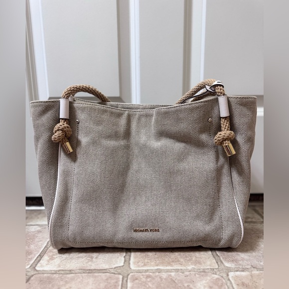 Michael Kors Isla Tan Tote - Picture 6 of 8